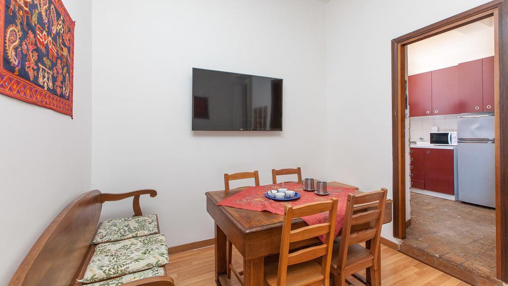 Rental In Rome Santini Apartment Quarto foto